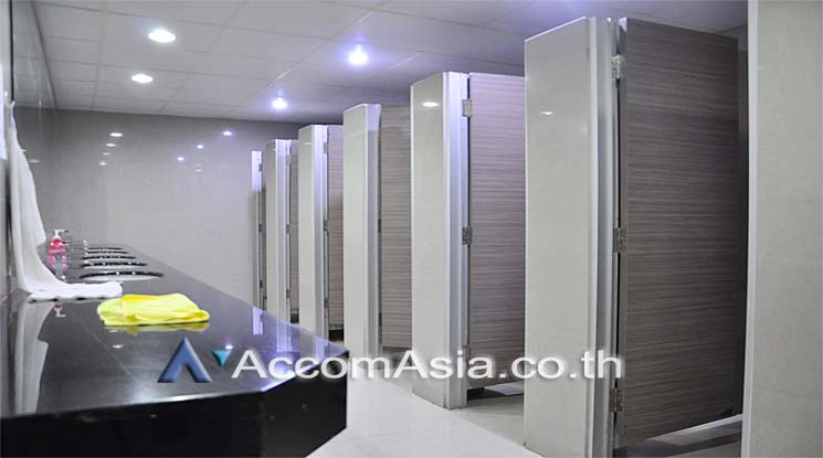 10  Office Space For Rent in Charoen Nakhon ,Bangkok BTS Krung Thon Buri at Thai Sri Tower AA13896